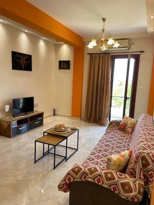 Eirini House Apartment Leonídion Екстериор снимка