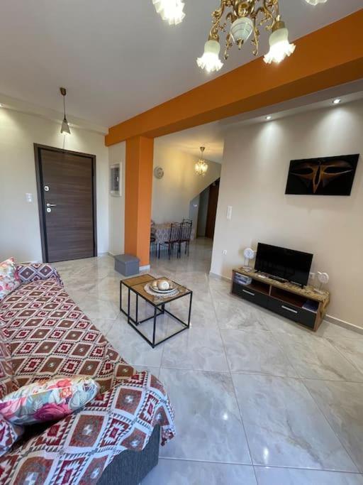 Eirini House Apartment Leonídion Екстериор снимка