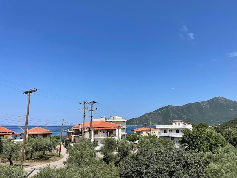 Eirini House Apartment Leonídion Екстериор снимка